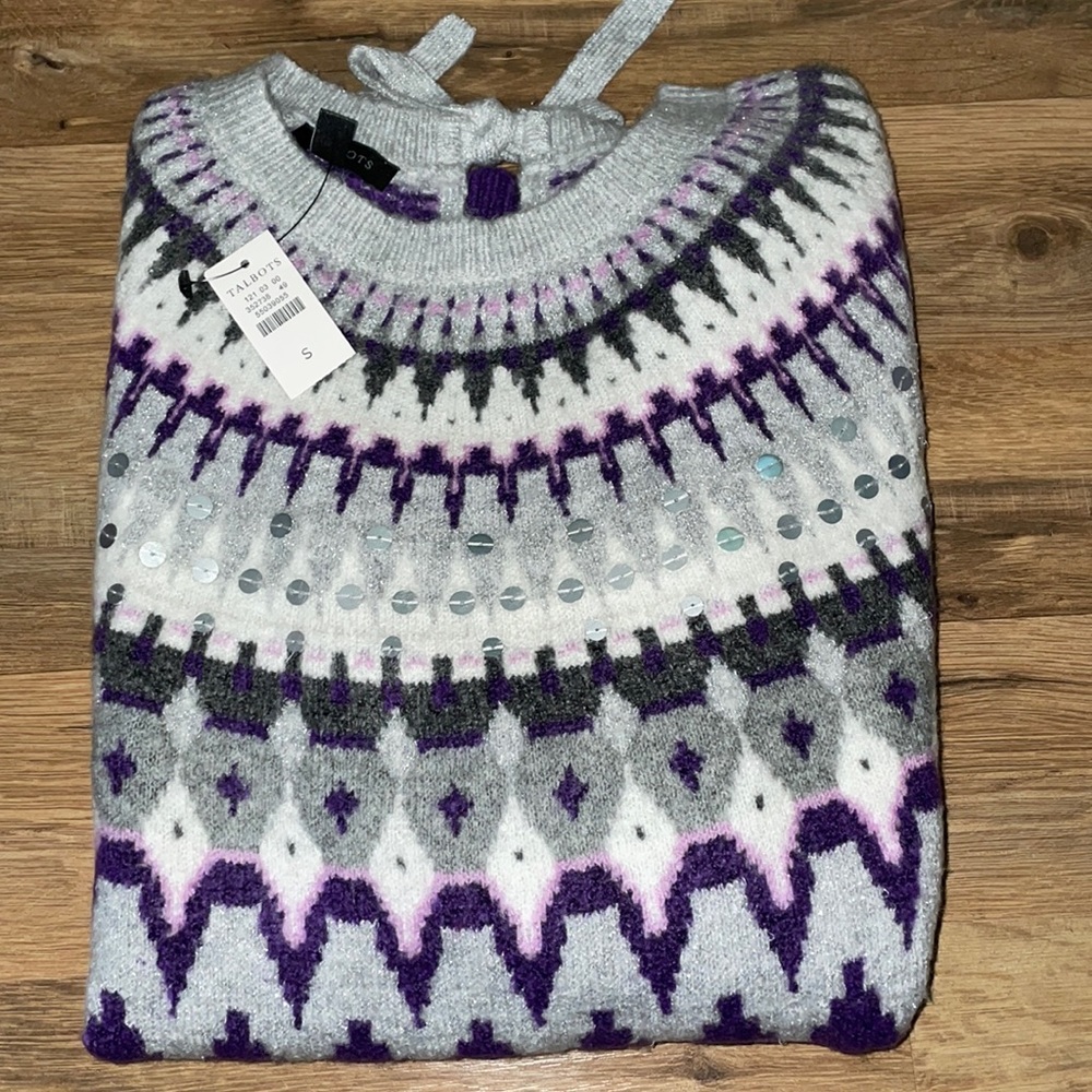 Women’s holiday sweater